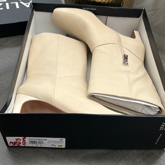 Naturalizer Platt Bootie, Porcelain Leather - Picture 2 of 11